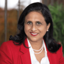 Lola Chetti, Senior Consultant